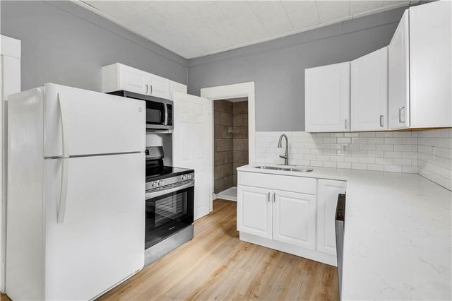 2425 Jackson Avenue, Kansas City, MO 64127
