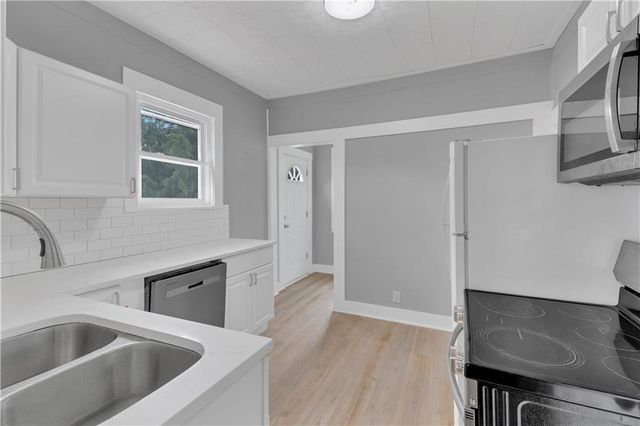 2425 Jackson Avenue, Kansas City, MO 64127
