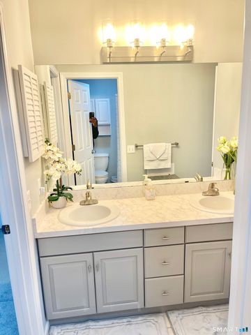 2390 State Street APT 7F, Hamden, CT 06517