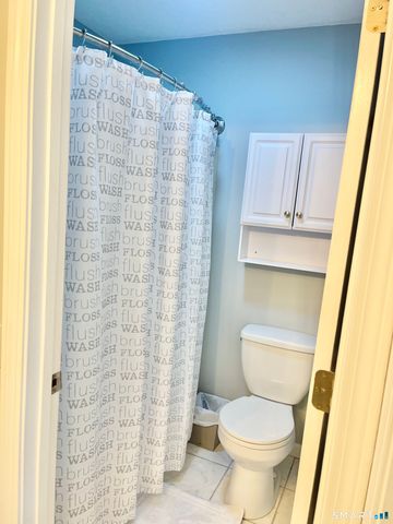 2390 State Street APT 7F, Hamden, CT 06517