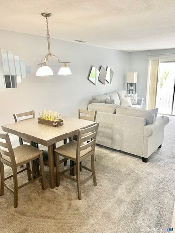 2390 State Street APT 7F, Hamden, CT 06517