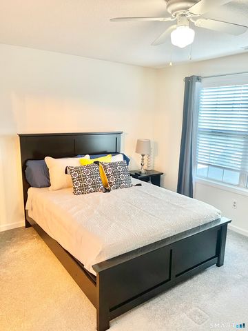 2390 State Street APT 7F, Hamden, CT 06517