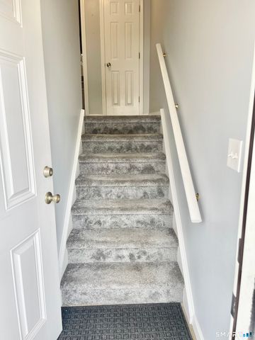 2390 State Street APT 7F, Hamden, CT 06517