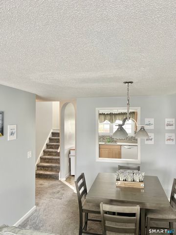 2390 State Street APT 7F, Hamden, CT 06517