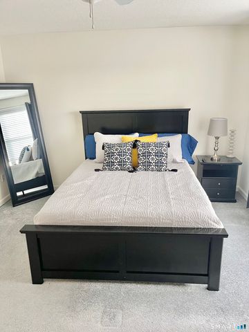 2390 State Street APT 7F, Hamden, CT 06517