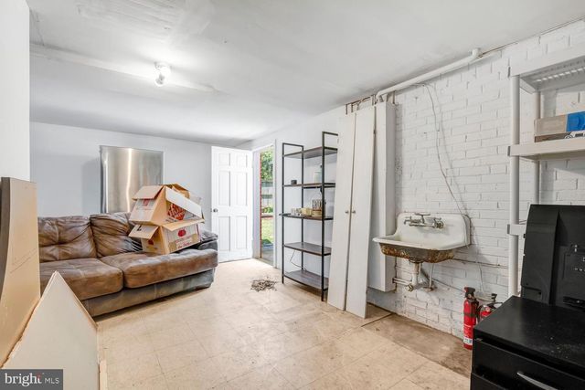 6806 SMITHWAY DR, Alexandria, VA 22307