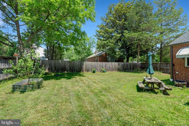 6806 SMITHWAY DR, Alexandria, VA 22307