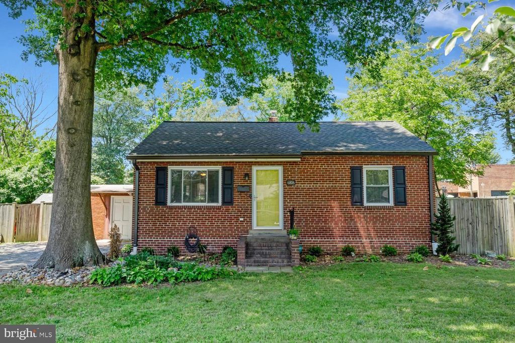 6806 SMITHWAY DR, Alexandria, VA 22307