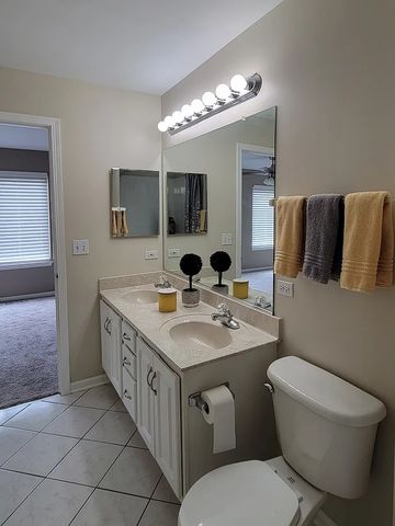 11S505 Rachael Court, Willowbrook, IL 60527