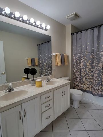 11S505 Rachael Court, Willowbrook, IL 60527