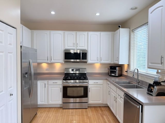 11S505 Rachael Court, Willowbrook, IL 60527