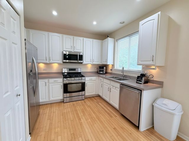 11S505 Rachael Court, Willowbrook, IL 60527