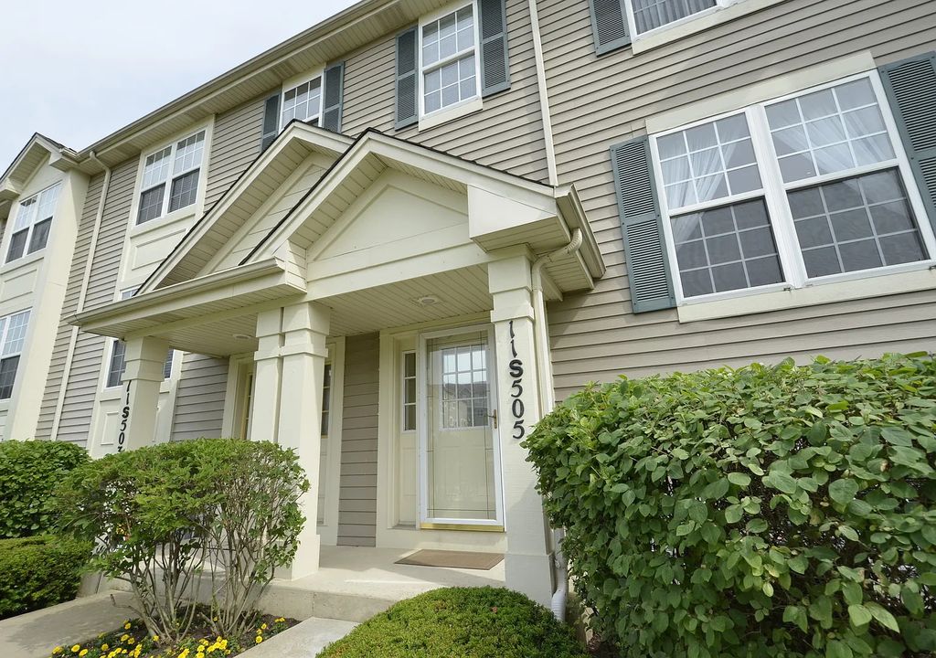 11S505 Rachael Court, Willowbrook, IL 60527
