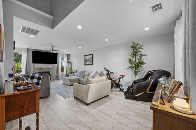 800 Windsor Hills DR, Pflugerville, TX 78660