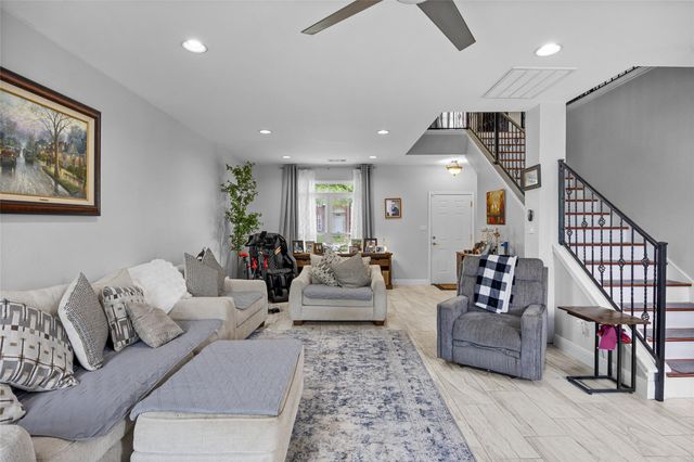 800 Windsor Hills DR, Pflugerville, TX 78660