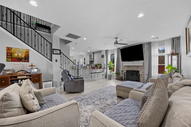 800 Windsor Hills DR, Pflugerville, TX 78660