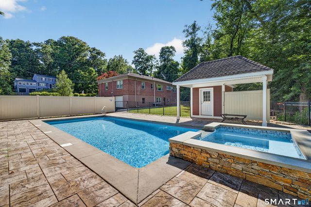 659 West Woods Road, Hamden, CT 06518