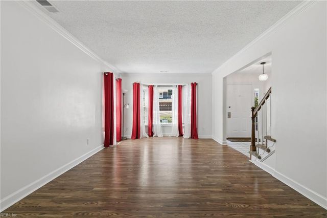 899 Eastnor CT, Newport News, VA 23608