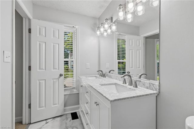 899 Eastnor CT, Newport News, VA 23608