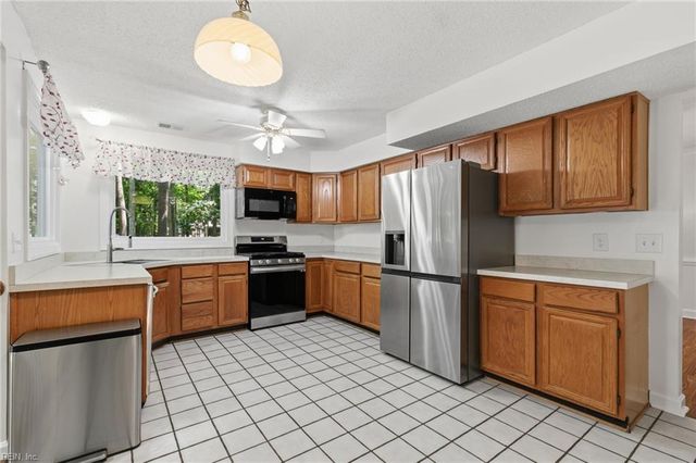 899 Eastnor CT, Newport News, VA 23608
