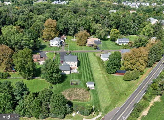 57 WOODLAWN AVE, Chalfont, PA 18914