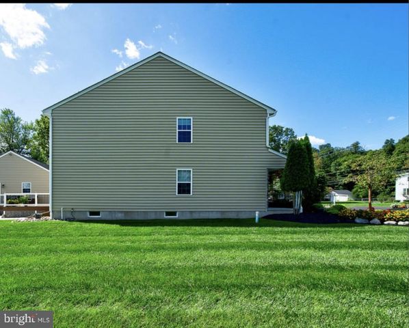 57 WOODLAWN AVE, Chalfont, PA 18914