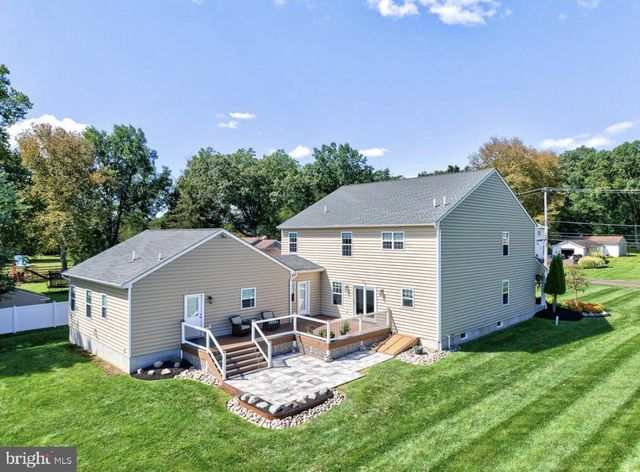 57 WOODLAWN AVE, Chalfont, PA 18914