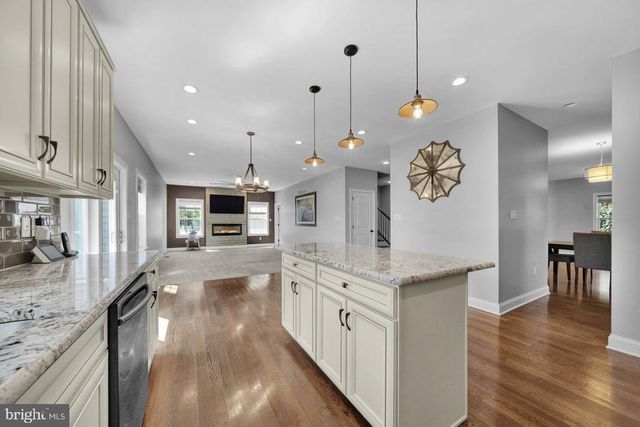 57 WOODLAWN AVE, Chalfont, PA 18914