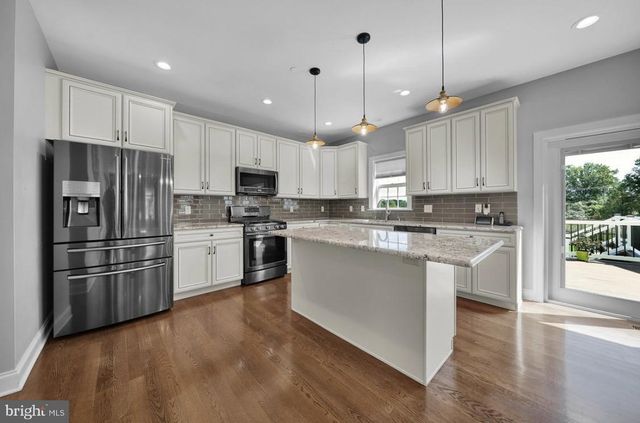 57 WOODLAWN AVE, Chalfont, PA 18914