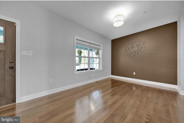 57 WOODLAWN AVE, Chalfont, PA 18914