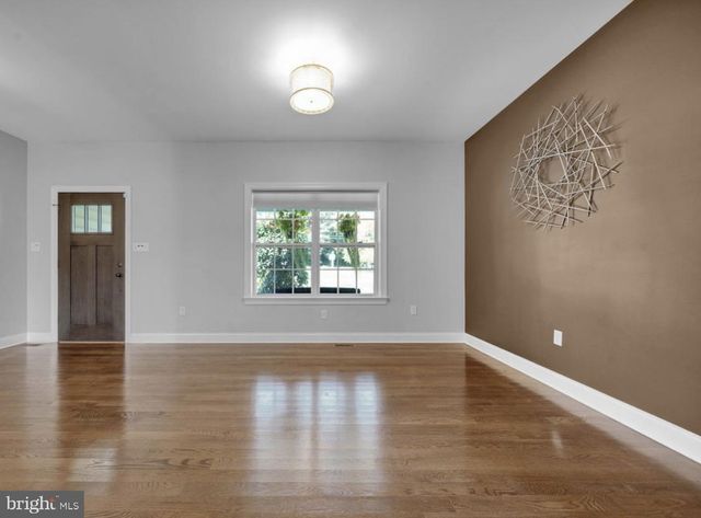 57 WOODLAWN AVE, Chalfont, PA 18914