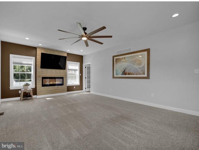 57 WOODLAWN AVE, Chalfont, PA 18914
