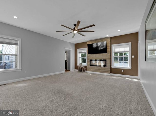 57 WOODLAWN AVE, Chalfont, PA 18914