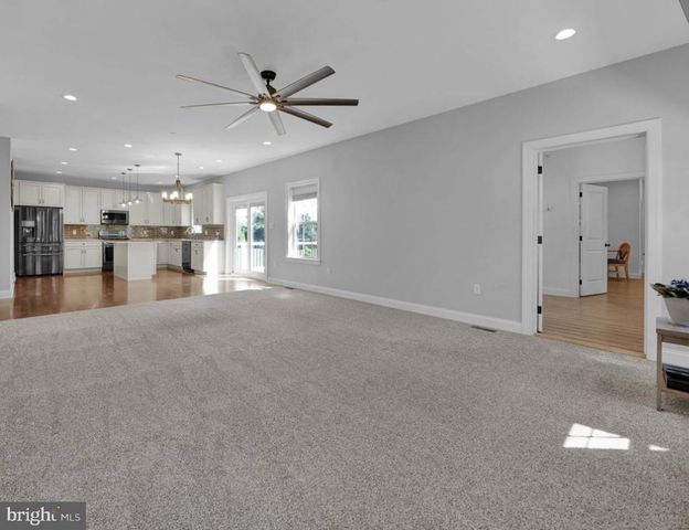 57 WOODLAWN AVE, Chalfont, PA 18914