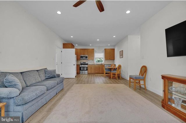 57 WOODLAWN AVE, Chalfont, PA 18914