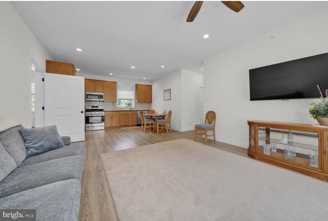 57 WOODLAWN AVE, Chalfont, PA 18914