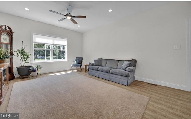 57 WOODLAWN AVE, Chalfont, PA 18914