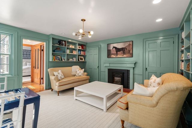 16 Cordis St, Boston, MA 02129