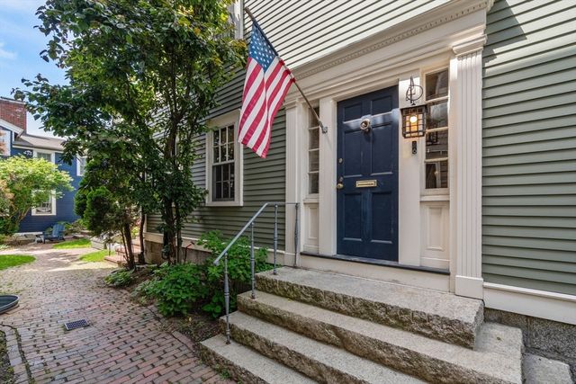16 Cordis St, Boston, MA 02129