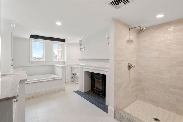 16 Cordis St, Boston, MA 02129