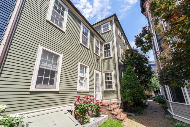 16 Cordis St, Boston, MA 02129