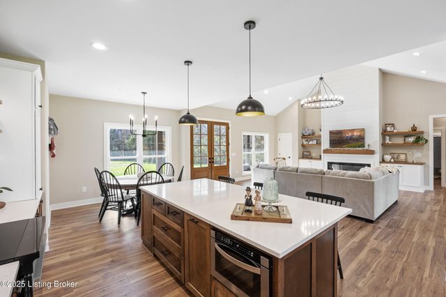 1028 Fisher Ln, Mt Washington, KY 40047