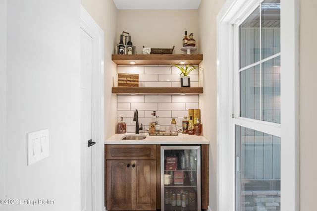 1028 Fisher Ln, Mt Washington, KY 40047