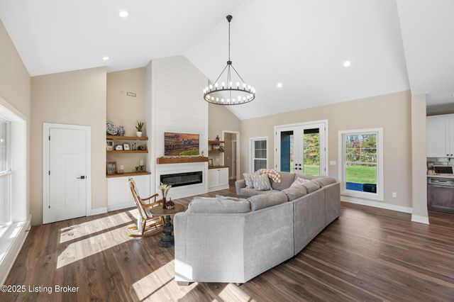 1028 Fisher Ln, Mt Washington, KY 40047