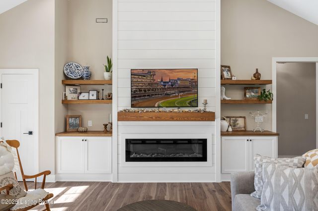 1028 Fisher Ln, Mt Washington, KY 40047