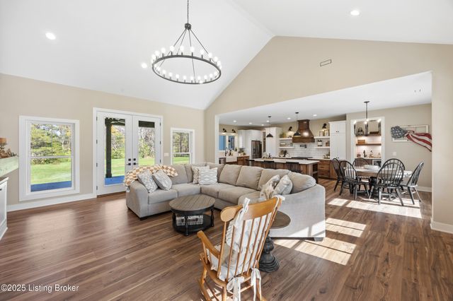 1028 Fisher Ln, Mt Washington, KY 40047