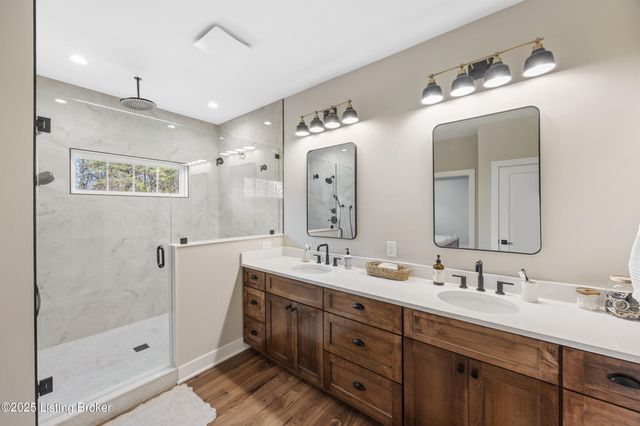 1028 Fisher Ln, Mt Washington, KY 40047