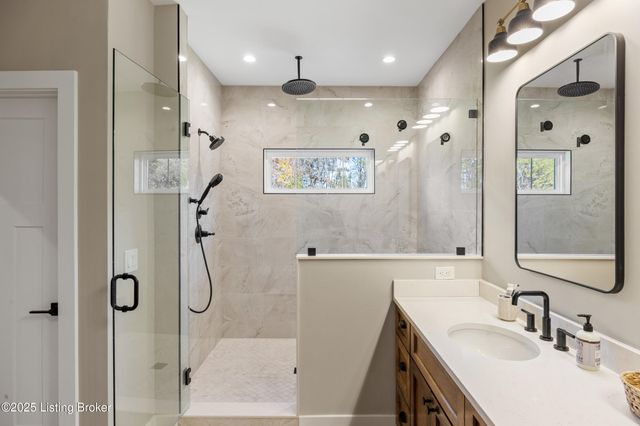 1028 Fisher Ln, Mt Washington, KY 40047