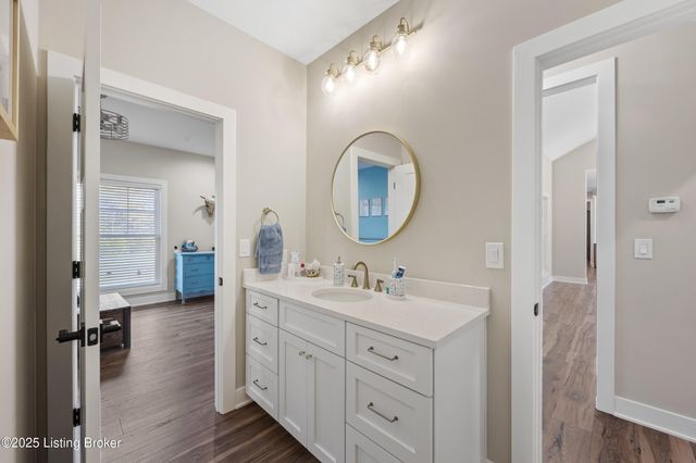 1028 Fisher Ln, Mt Washington, KY 40047