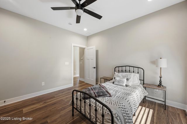 1028 Fisher Ln, Mt Washington, KY 40047